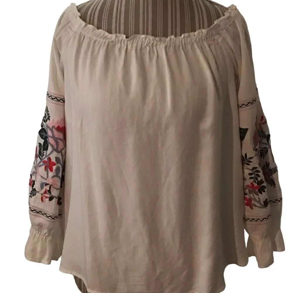 Sugar Lips size large brocade top excellent condition see pics pretty top